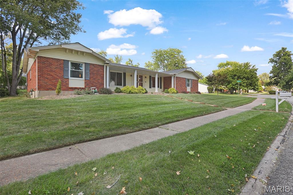12925 Weatherfield Drive, Unincorporated, MO, 63146 - 3 bed, 2 bath home for sale in Unincorporated, MO