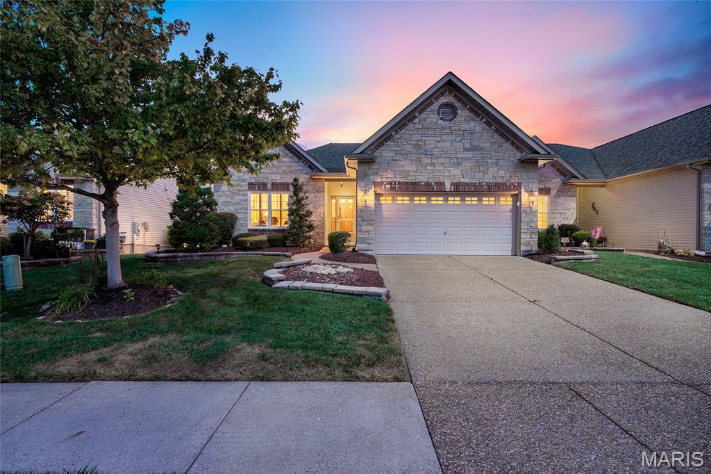 925 Daffodil Ridge Drive, O'Fallon, MO, 63366 - 2 bed, 2 bath home for sale in O'Fallon, MO